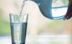 Uống đủ nước phòng ngừa viêm niệu đạo